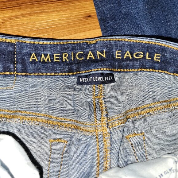 2 Pair AE Jeans - Picture 4 of 9